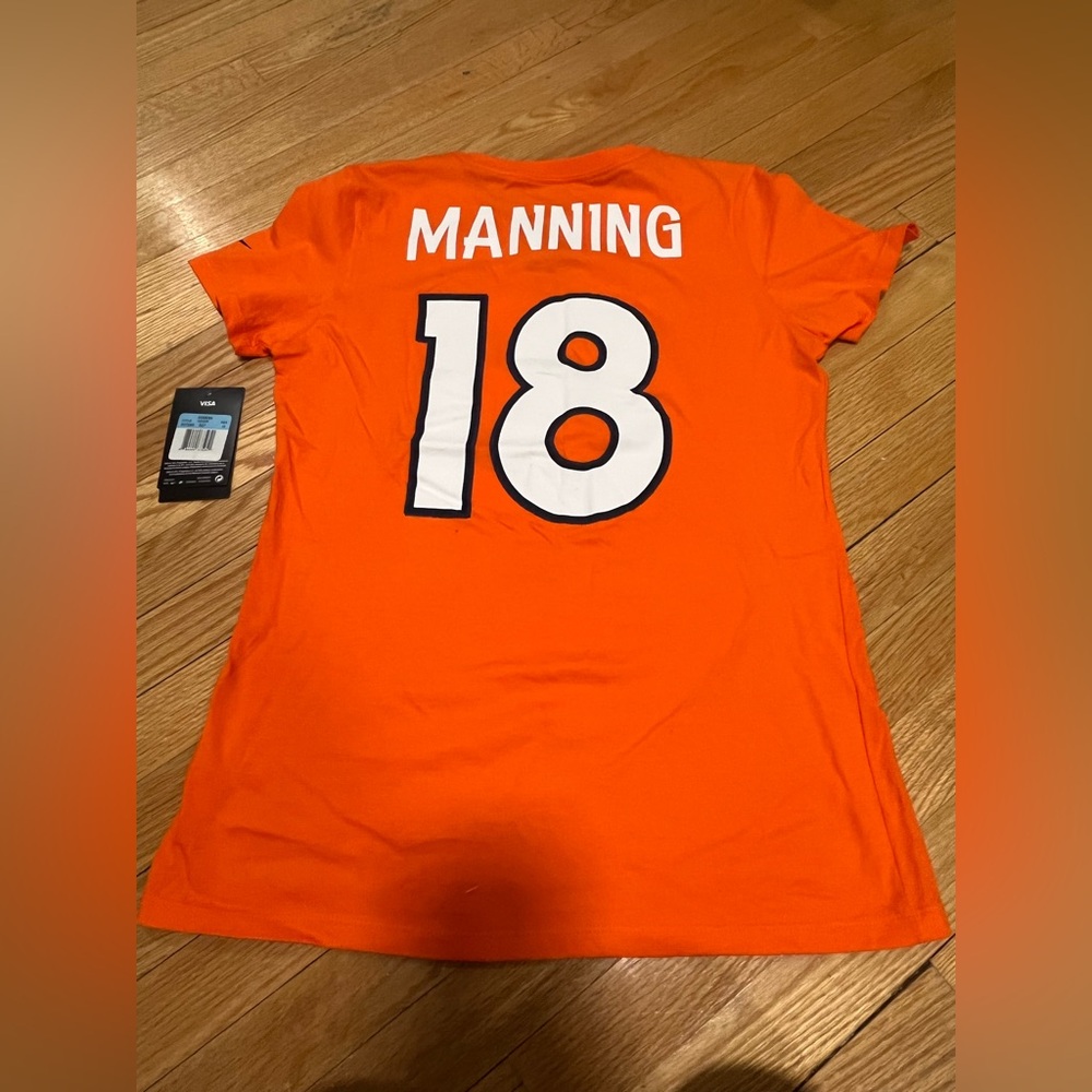 NWT - Nike NFL Denver Broncos, Peyton Manning, Women’s t-shirt, size M - Picture 3 of 8
